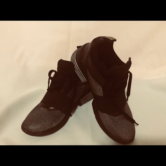 Kendall Kylie black tennis shoes - Picture 4 of 5